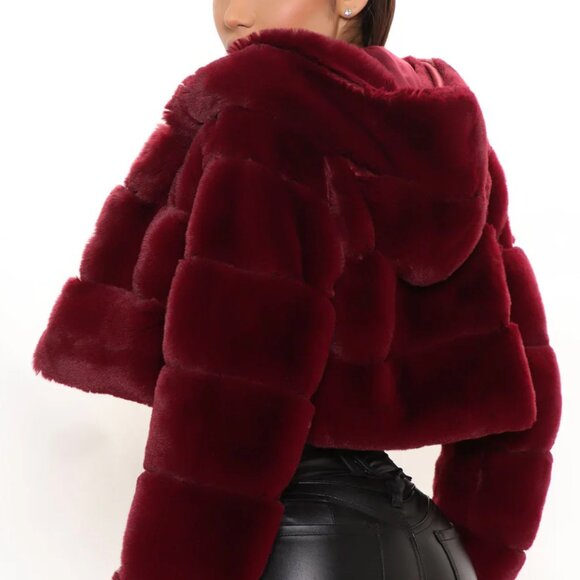 BNWT FASHION NOVA In My Dreams Faux Fur Coat -Hooded  Burgundy SOLD OUT - Picture 3 of 4